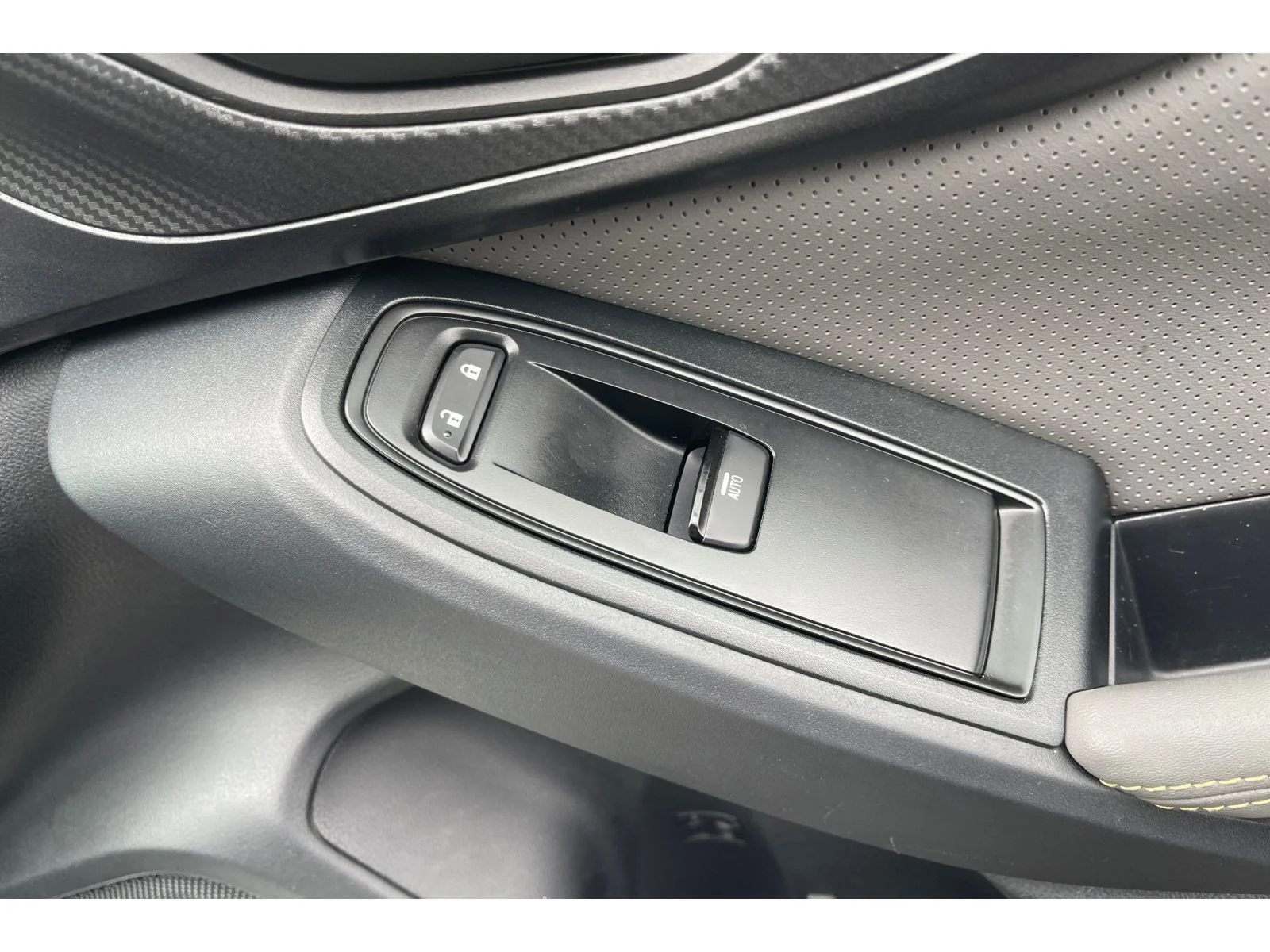 Used 2021 CRYSTAL WHITE PEA Subaru Sport image 22
