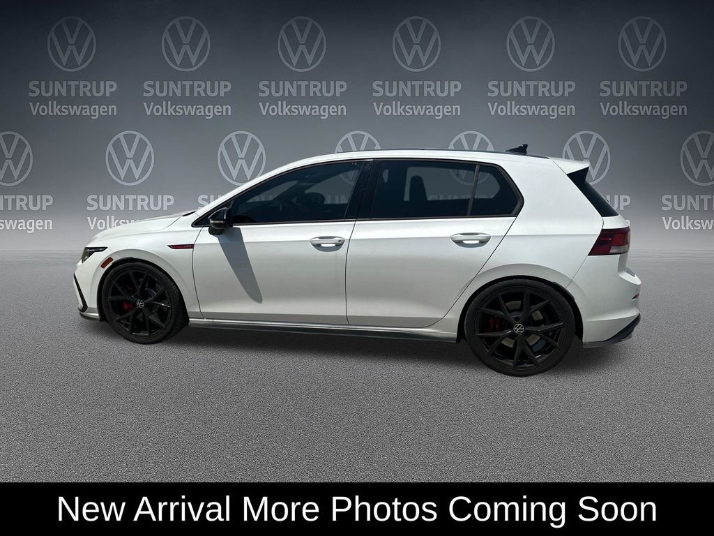 Used 2024 White Volkswagen SE image 2
