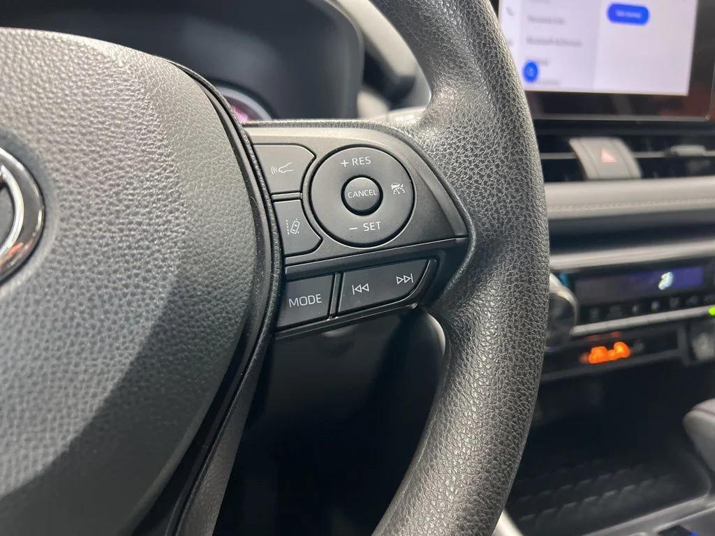 Used 2025 White Toyota XLE image 30