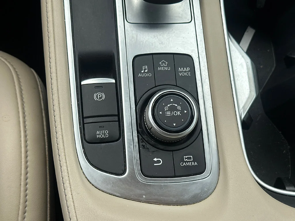 Used 2023 Silver INFINITI Sensory image 28
