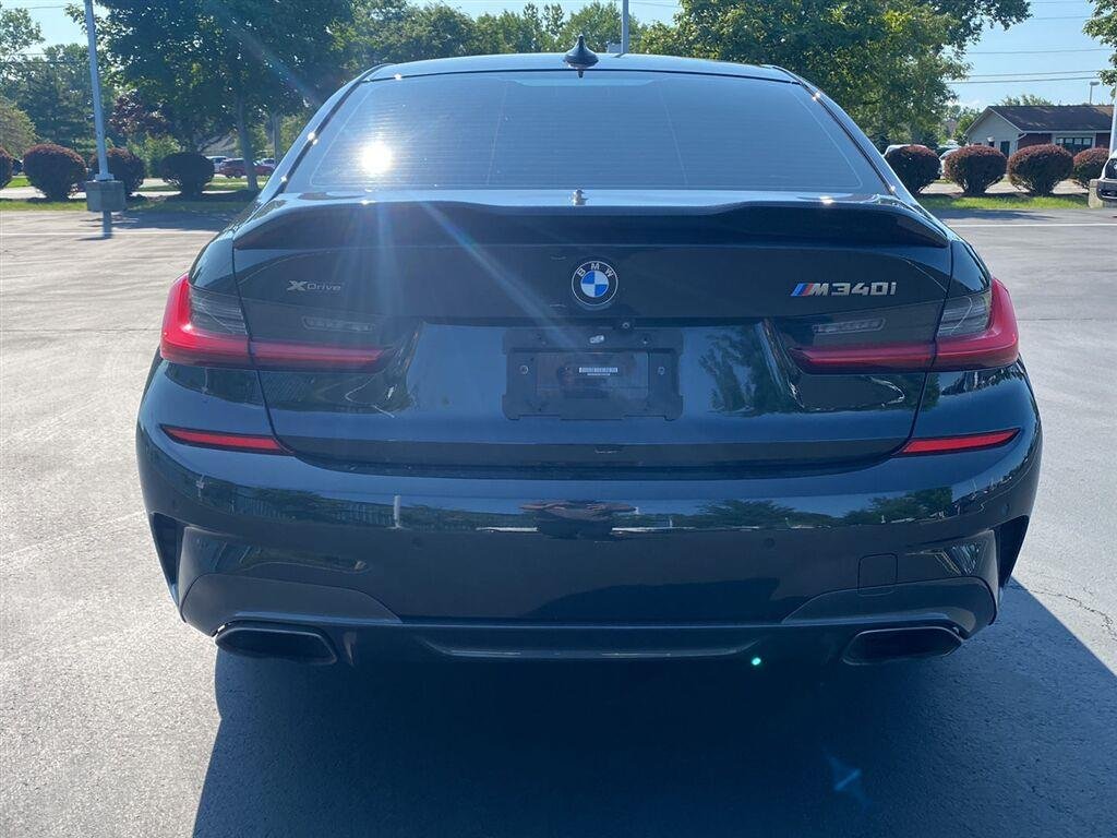 Used 2020 Black Sapphire Metallic BMW M340i xDrive image 10