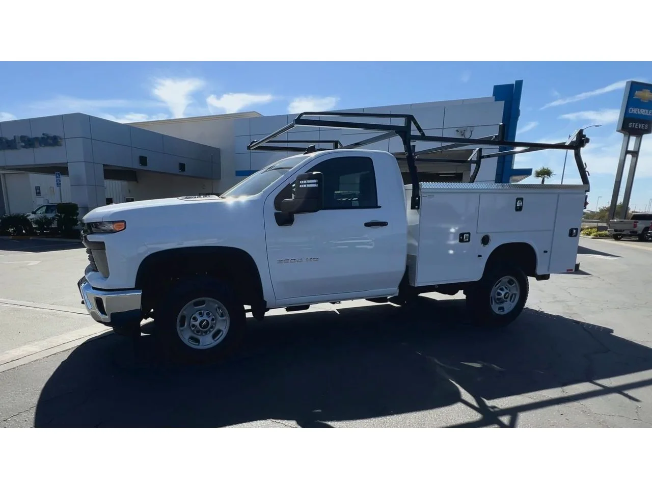 New 2026 Summit White Chevrolet WT image 8
