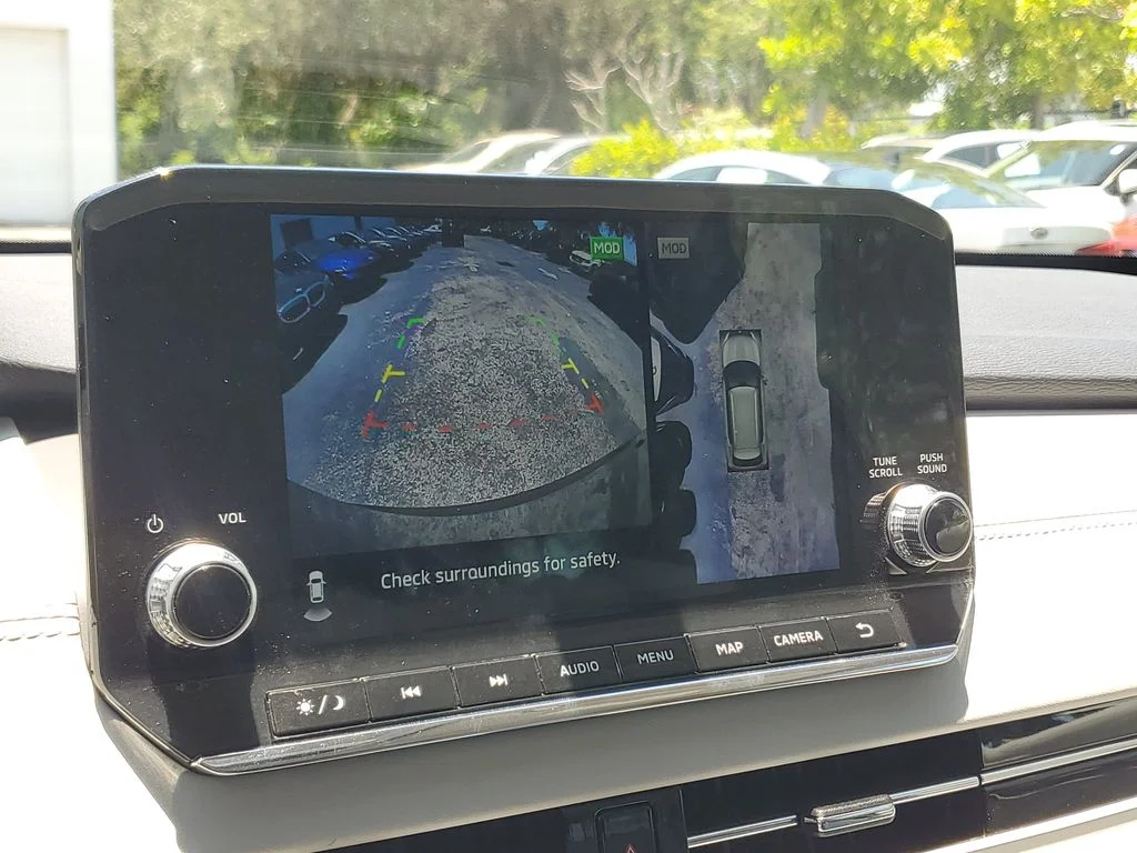 Used 2022  Mitsubishi SEL image 28