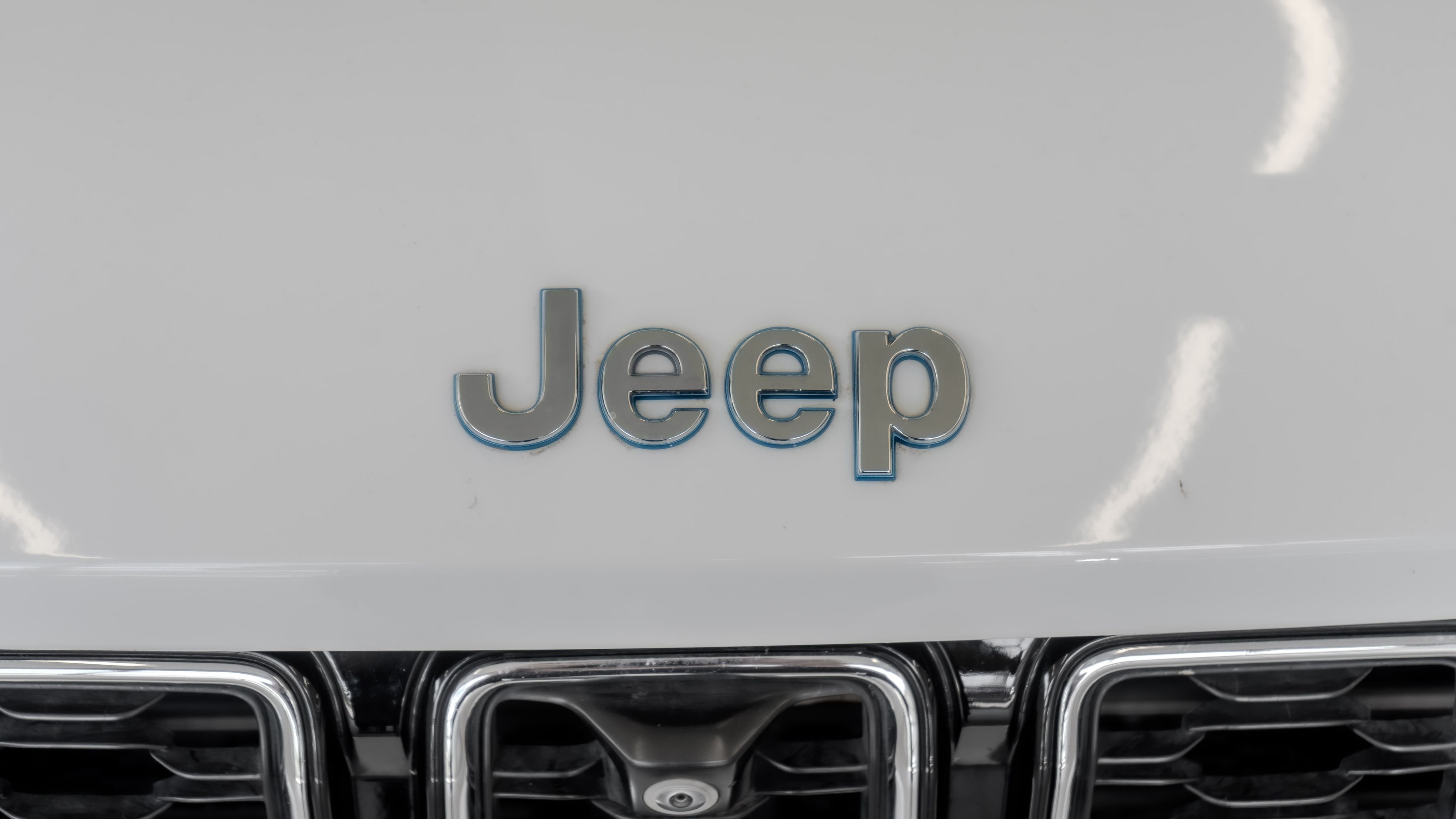 Used 2023 Bright White Clearcoat Jeep 4xe image 5