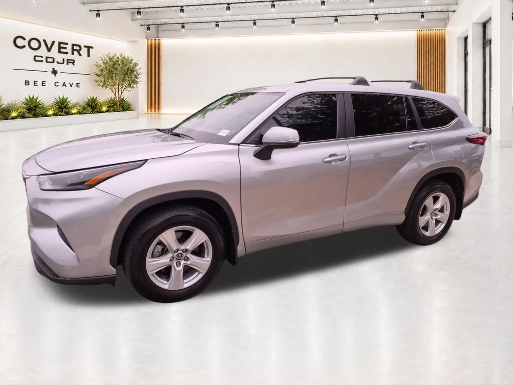 Used 2023 Silver Toyota L image 5