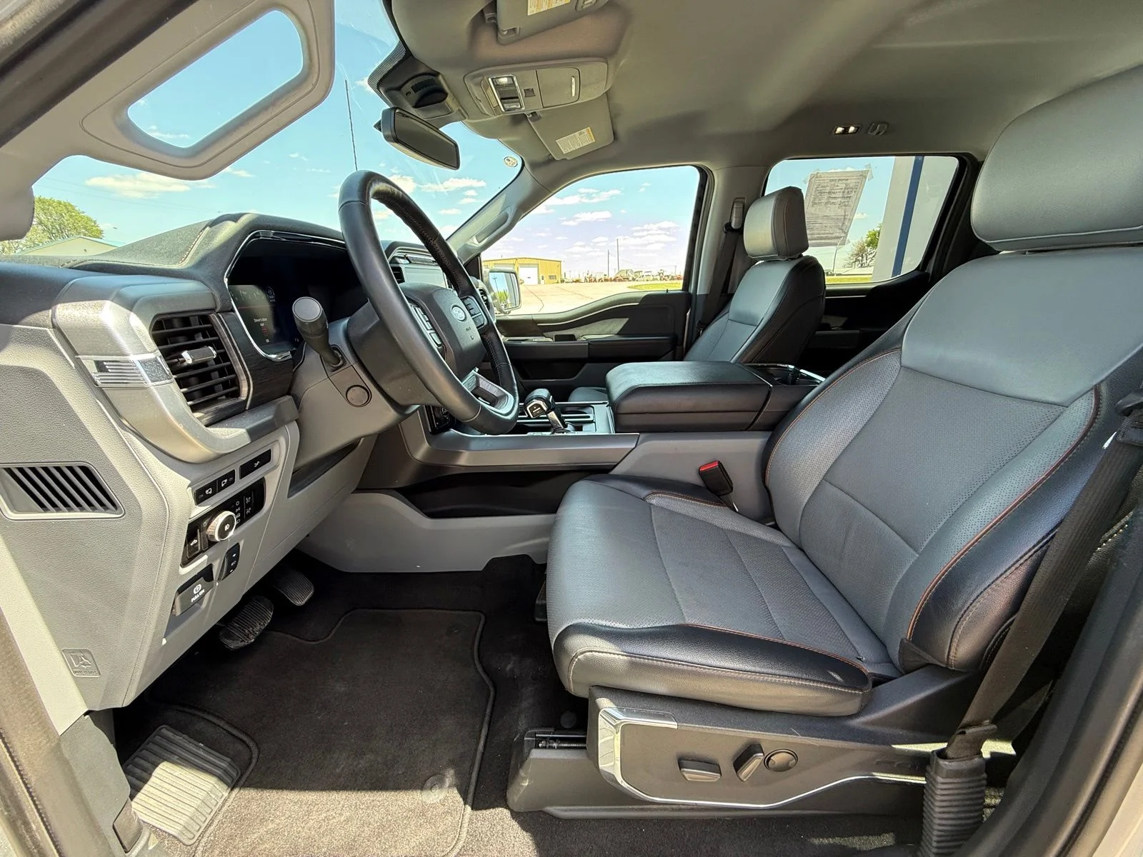 2024 Ford F-150 Lariat - Photo 8