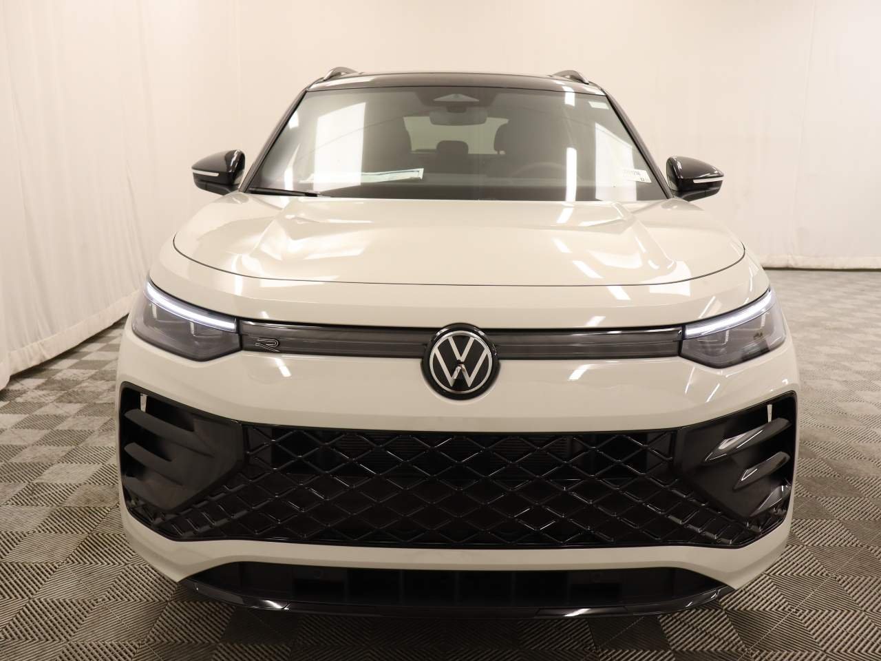 New 2026 Sandstone w Volkswagen SE R-Line Black image 4