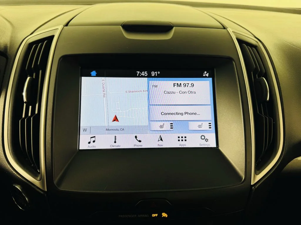 Used 2019 Black Ford SEL image 14