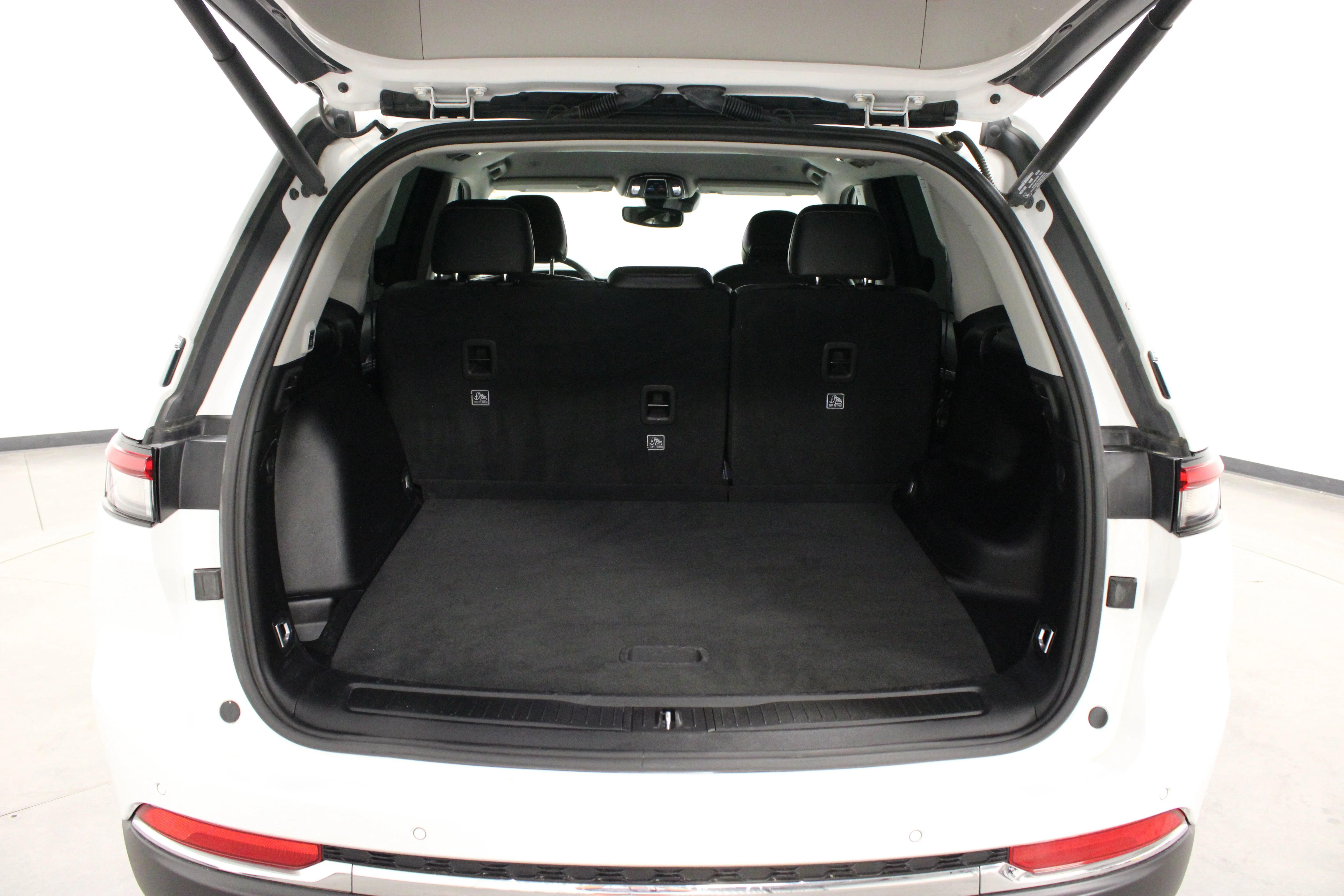 Used 2023 Bright White Clearcoat Jeep Limited image 12