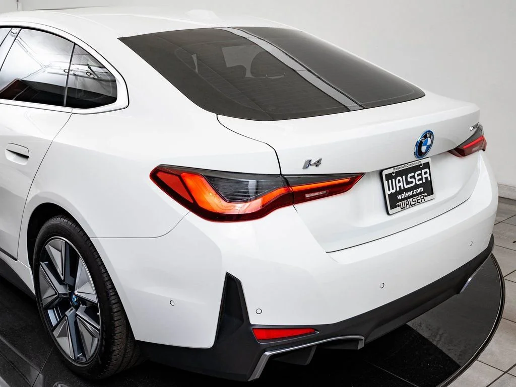 Used 2023 Alpine White BMW eDrive40 image 19