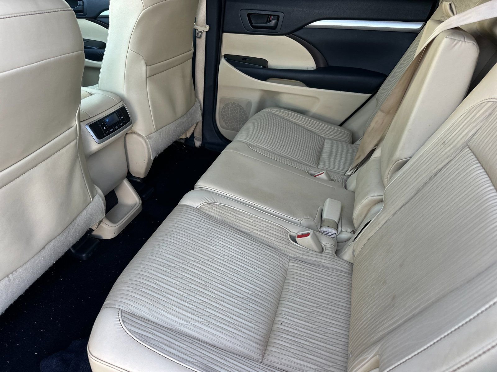 Used 2015 Attitude Black Metallic Toyota LE Plus V6 image 11