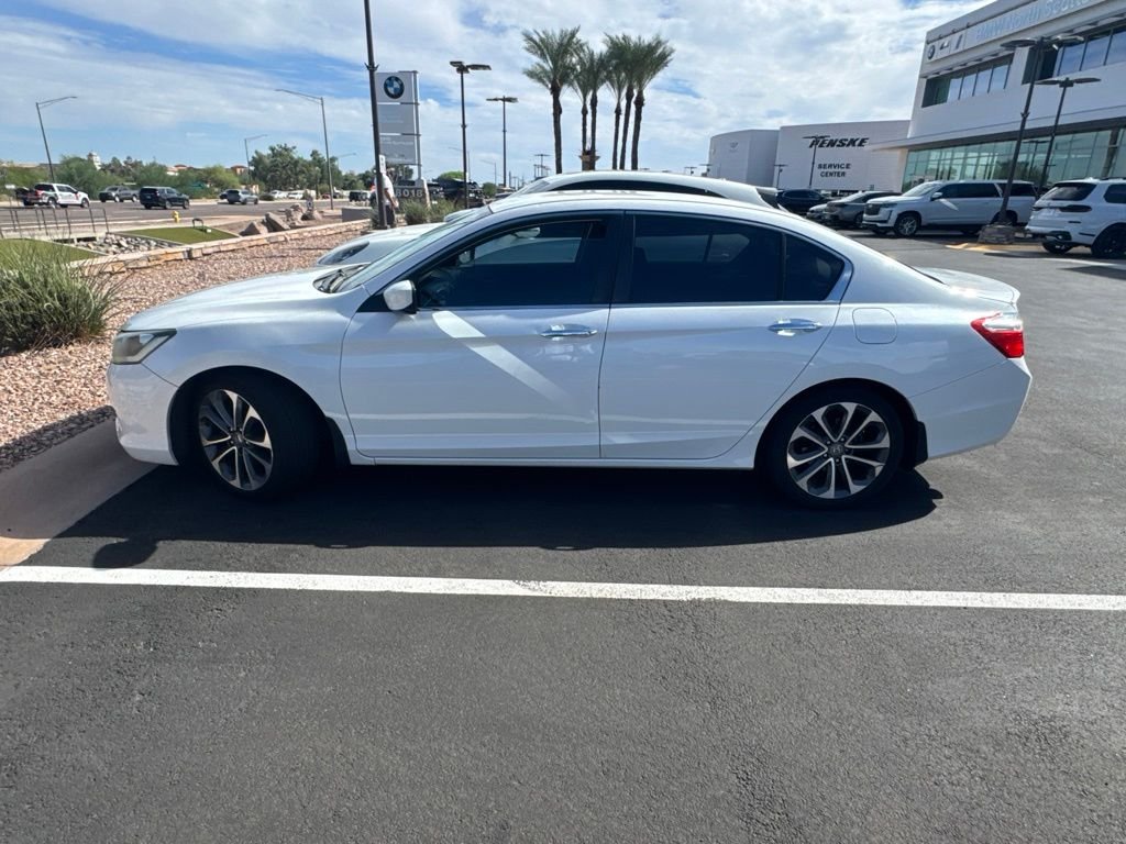 Used 2015 Crystal Black Pearl Honda Sport image 7