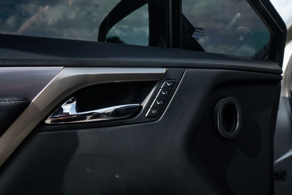 Used 2019 Silver Lexus 350 F Sport image 18