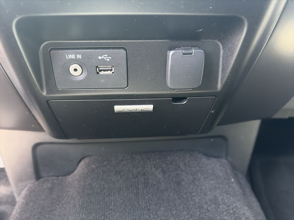 Used 2015 White Ford XLT image 25