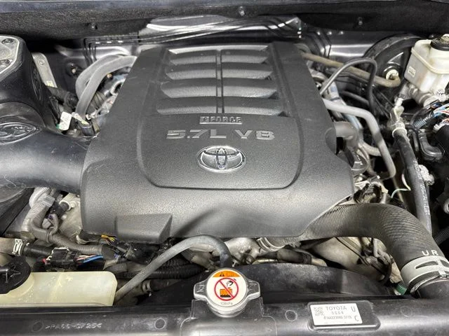 Used 2019 Magnetic Gray Metallic Toyota SR5 image 9