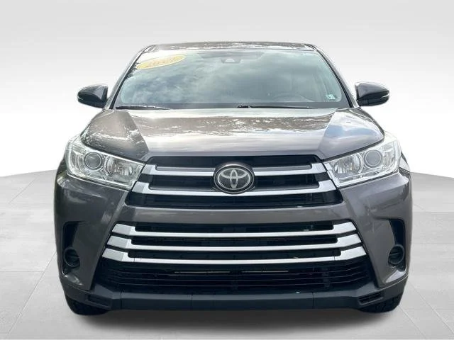 Used 2019 Gray Toyota LE image 8