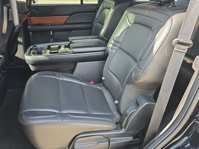 Used 2018 Black Velvet Lincoln Reserve image 24