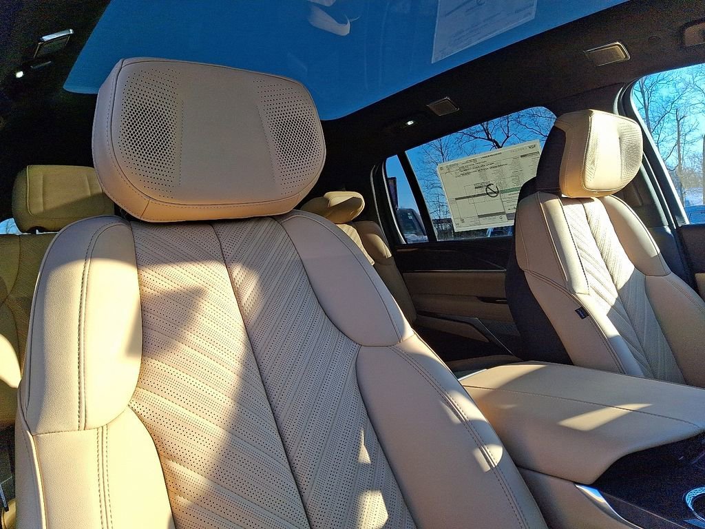 2025 Cadillac Escalade IQ Luxury 2 - Photo 19