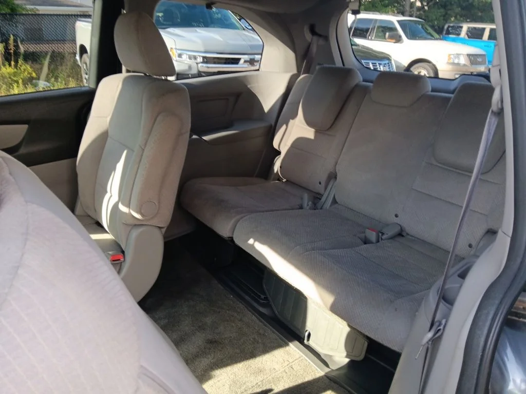 Used 2016 Modern Steel Metallic Honda LX image 29