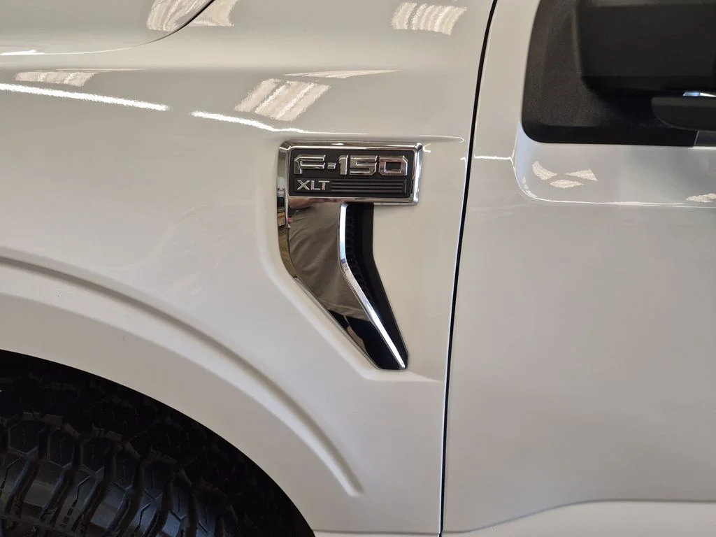 Certified Used 2023 Oxford White Ford XLT image 9