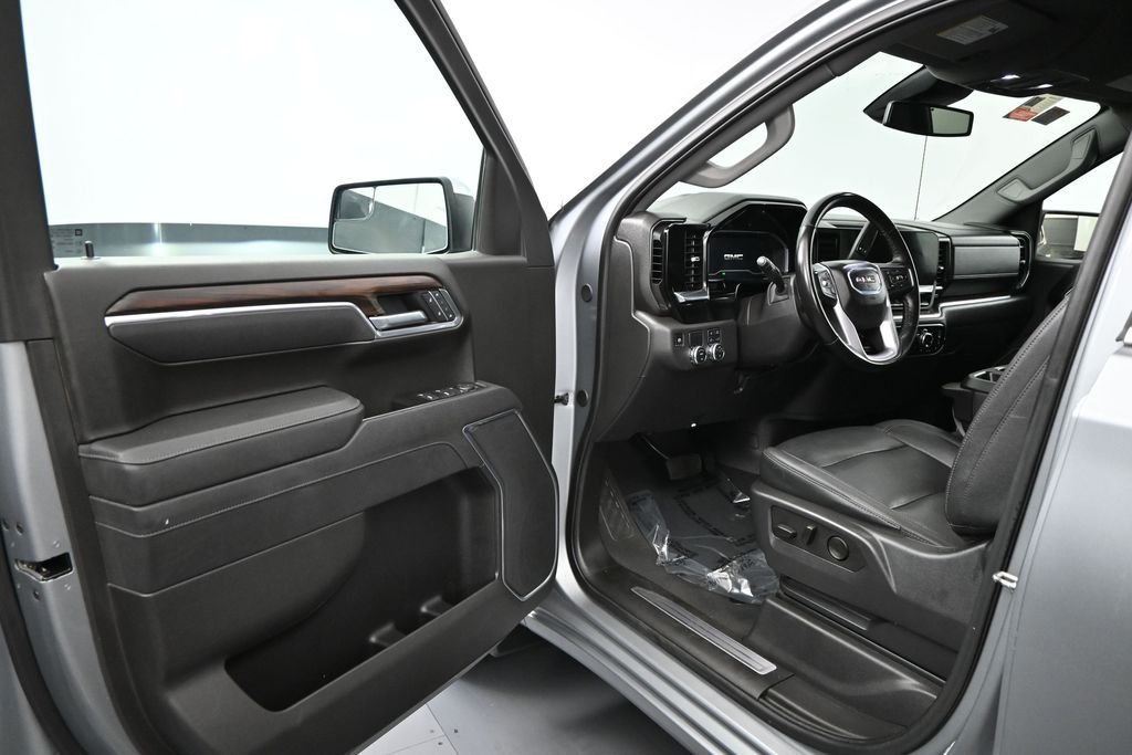 Used 2025 Silver GMC SLT image 5