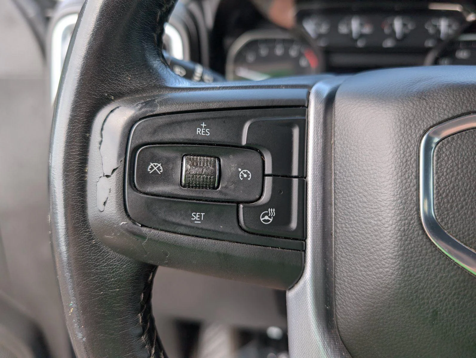 Used 2022 Satin Steel Metallic GMC Elevation image 26