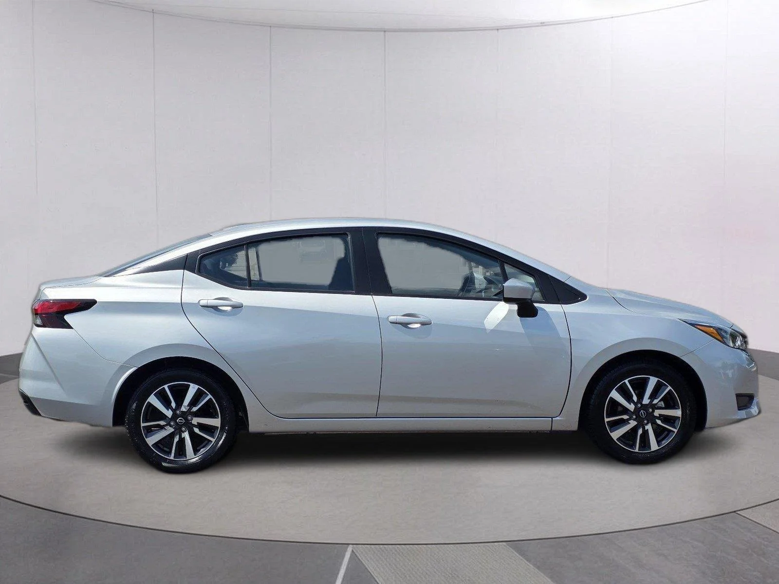Used 2025 Brilliant Silver Metallic Nissan SV image 4