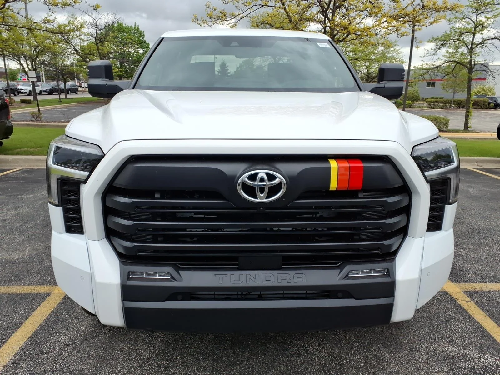 New 2026 Ice Cap (040) Toyota SR5 CREWMAX image 2