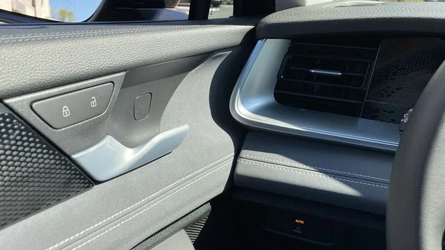 New 2026 Black Volkswagen 2.0T SE image 16