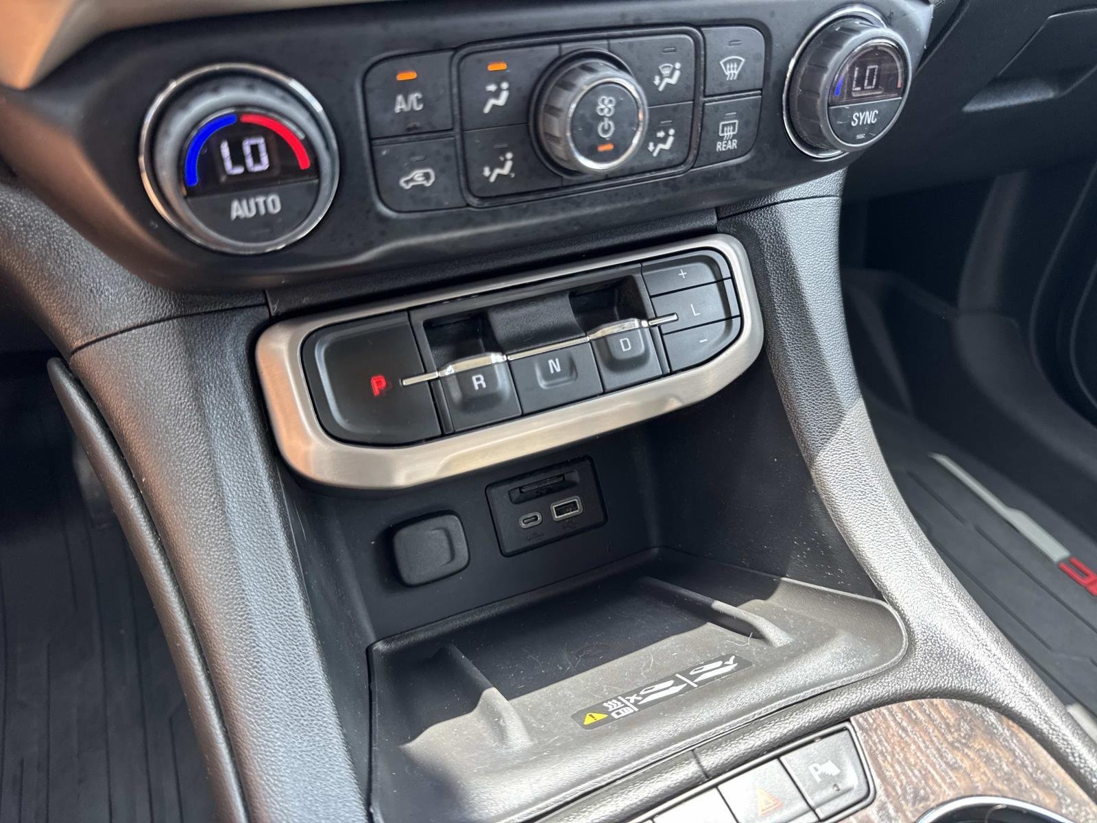 Used 2022 Black GMC Denali image 26