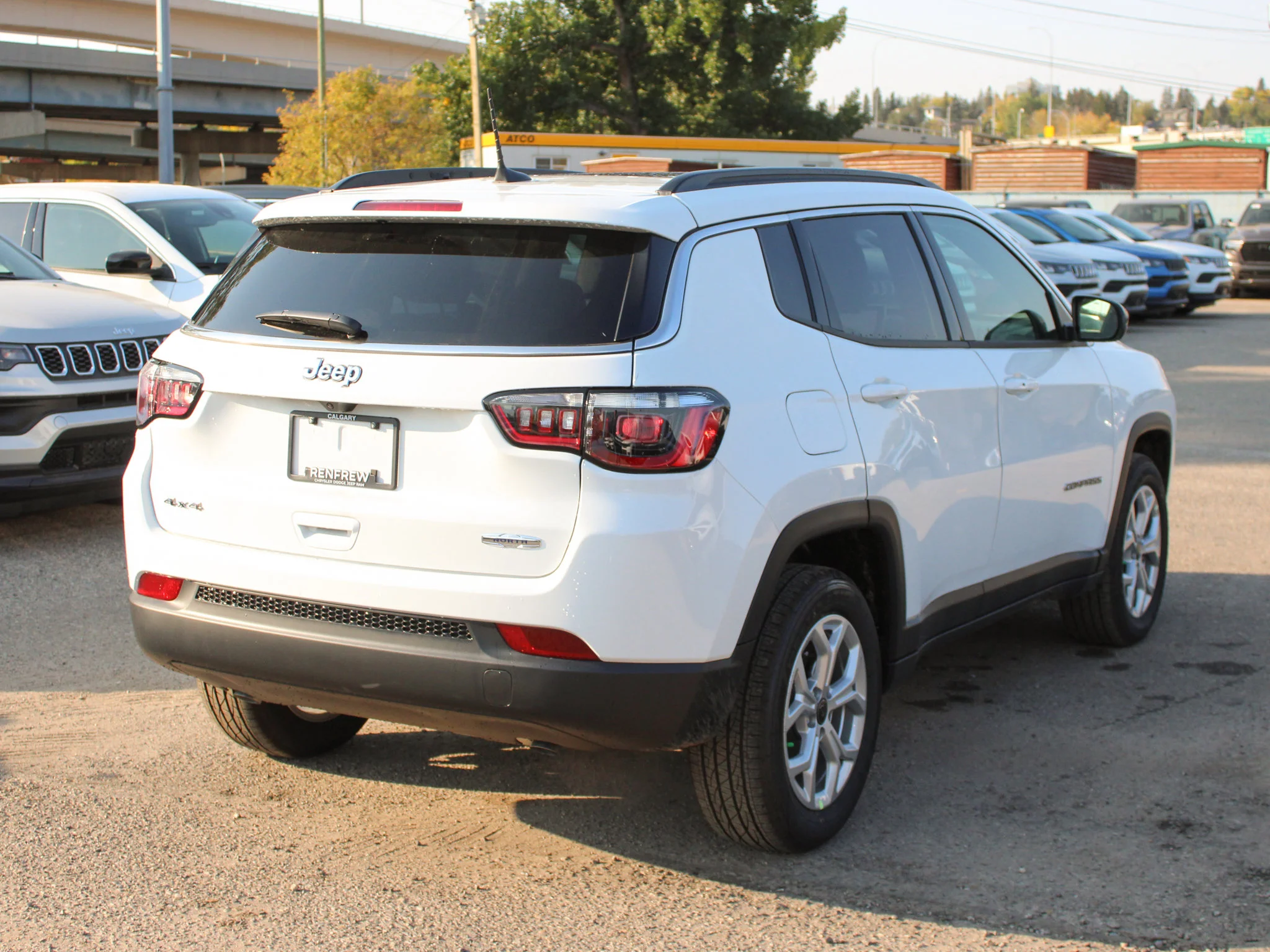 New 2026 White Jeep North* 4x4, Pano Sunroof, Remote Start, Alpine Audio, Heated Seats image 4