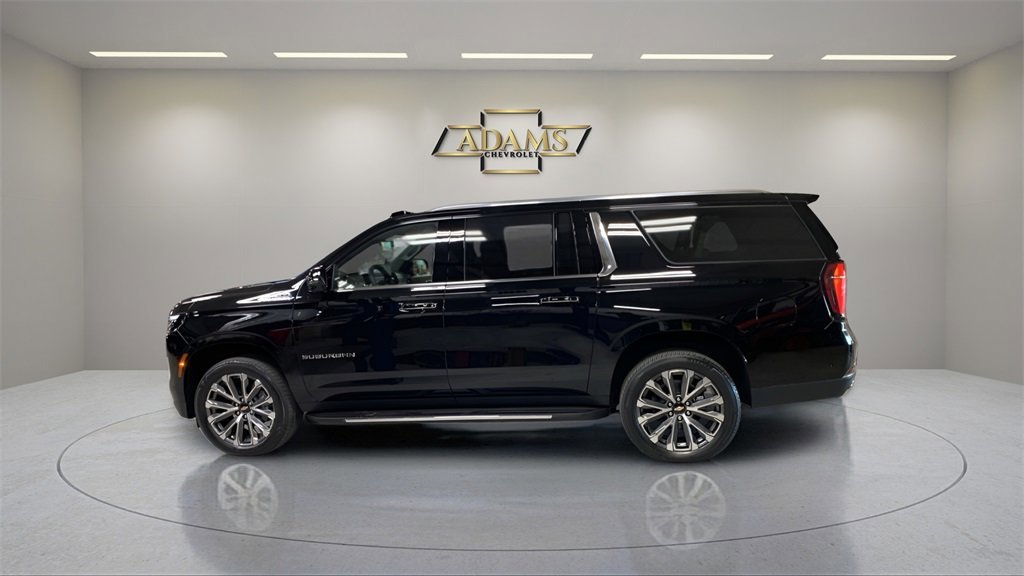 2026 Chevrolet Suburban High Country photo 3