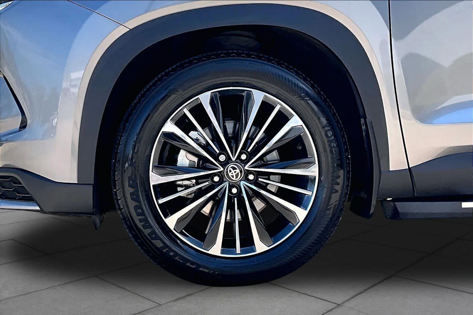 Used 2026 Heavy Metal Toyota Hybrid MAX Platinum image 11