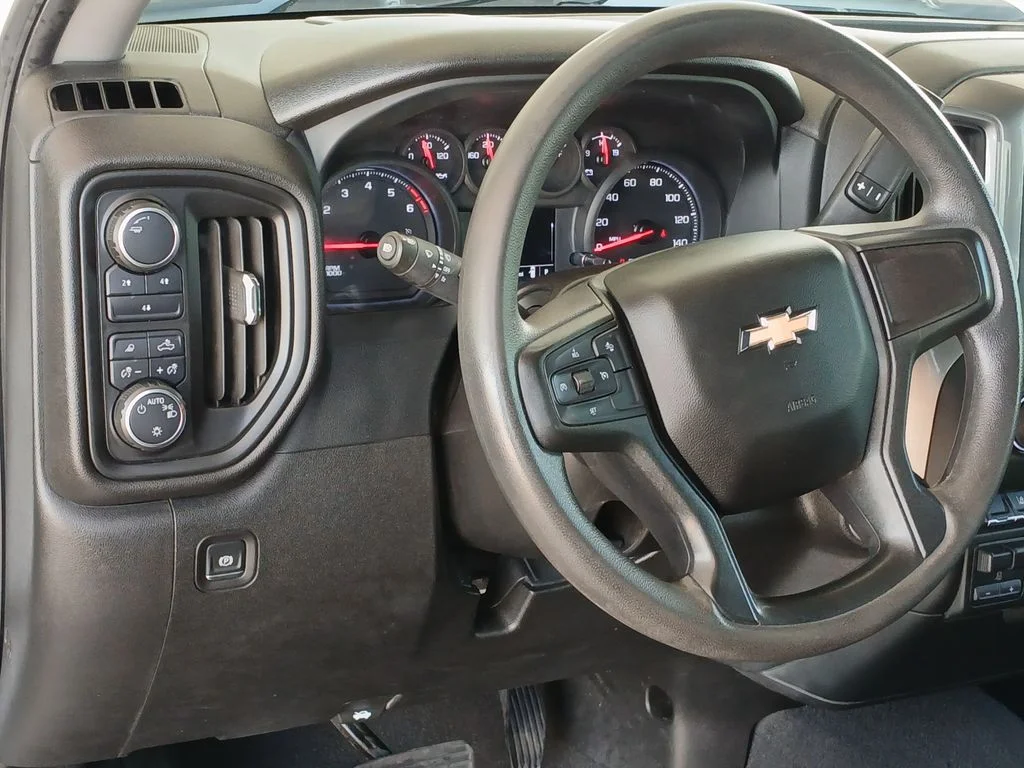 Used 2024 White Chevrolet Custom image 18