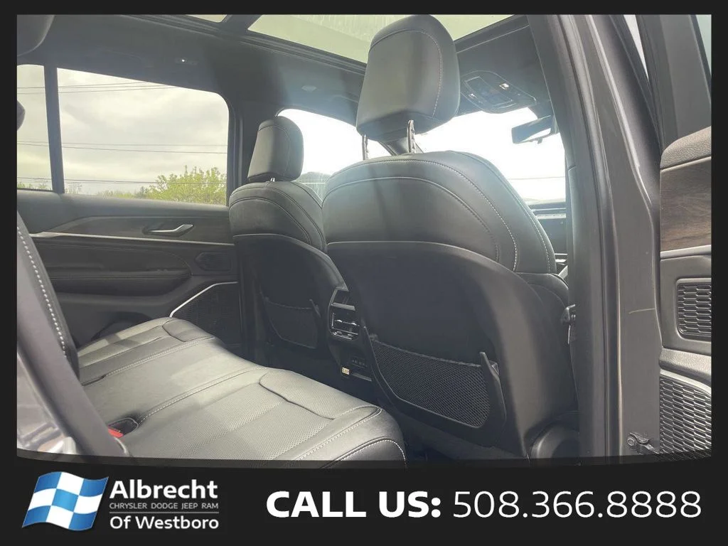 New 2026 Baltic Gray Metallic Clear-Coat Exterior Paint Jeep Limited Reserve image 13
