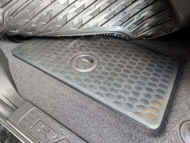 New 2026 Diamond Black Crystal Pearl-Coat Exterior Paint RAM Laramie image 31