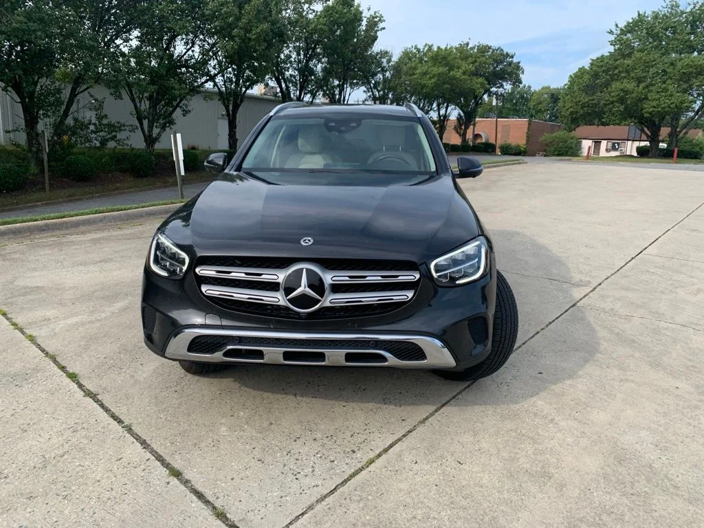 Used 2022 Gray Mercedes-Benz GLC 300 image 2
