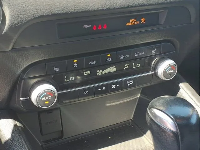 Used 2021  Mazda Touring image 8