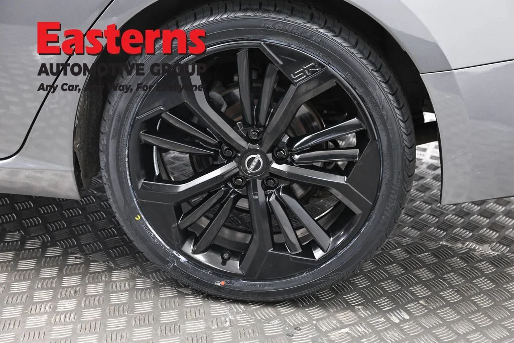 Used 2023 Gray Nissan 2.5 SR image 33