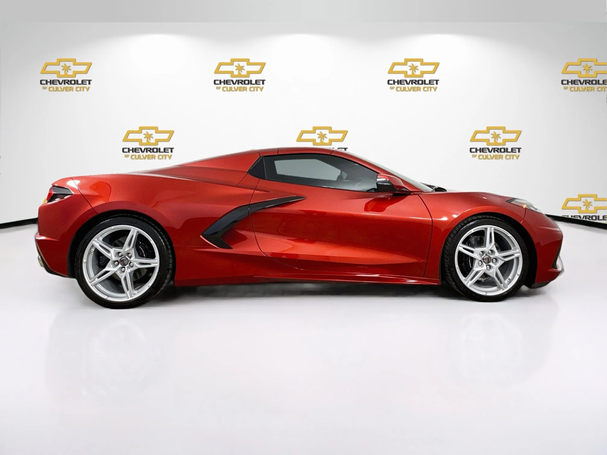 Used 2023 Red Mist Metallic Tintcoat Chevrolet 2LT image 9