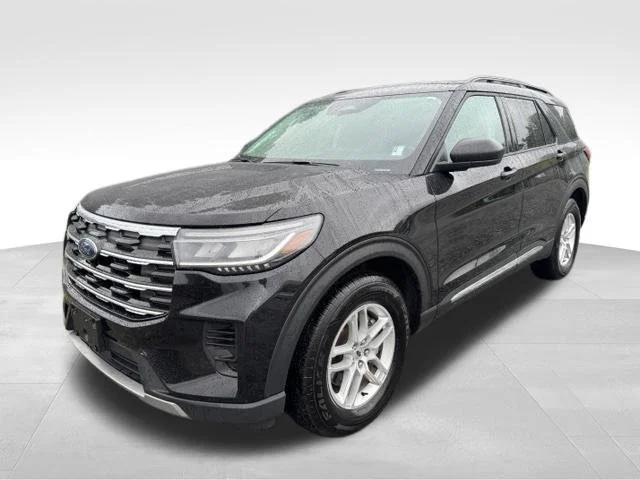 Used 2025 Black Ford Active image 3
