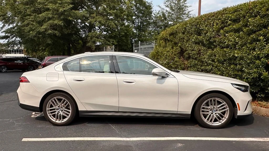 Used 2024 Mineral White Metallic BMW 530i xDrive image 4