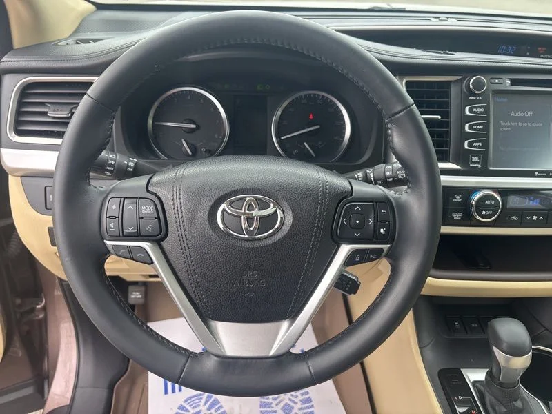 Used 2017 Brown Toyota Limited image 35