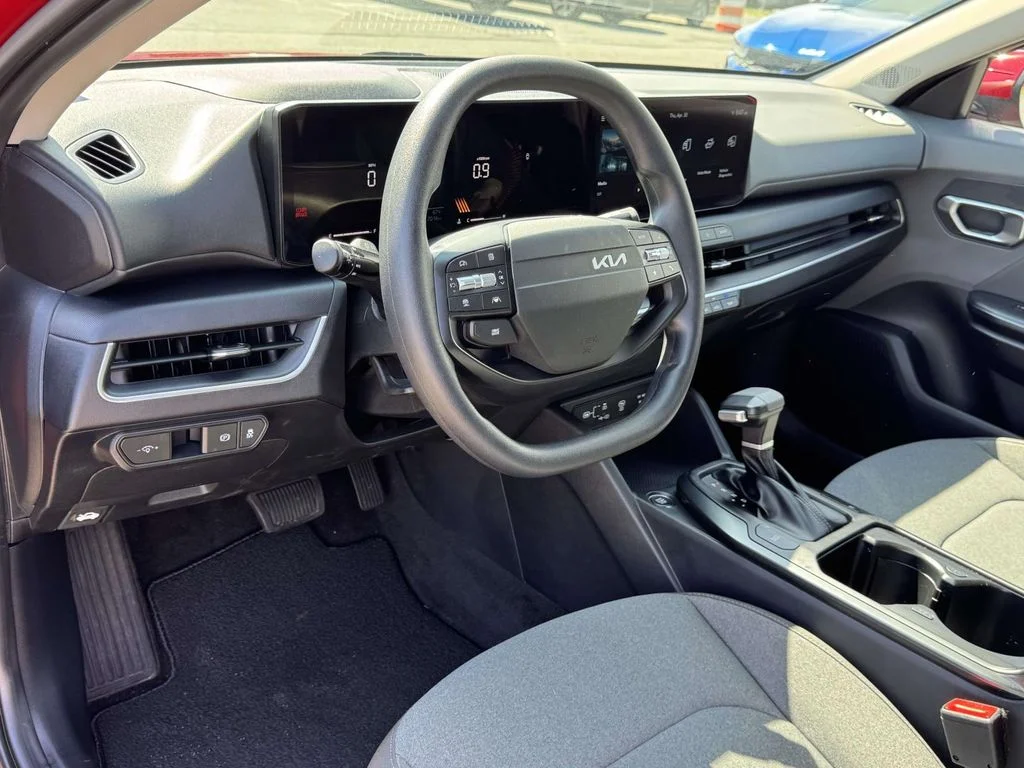 Used 2025 Red Kia LXS image 2