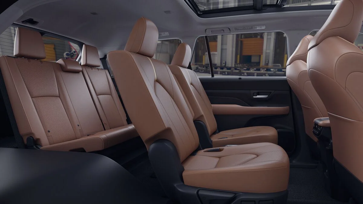 New 2026 Wind Chill Pearl Toyota Platinum image 21