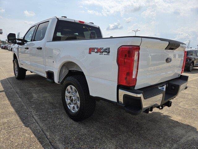 Used 2024 Oxford White Ford XLT image 3