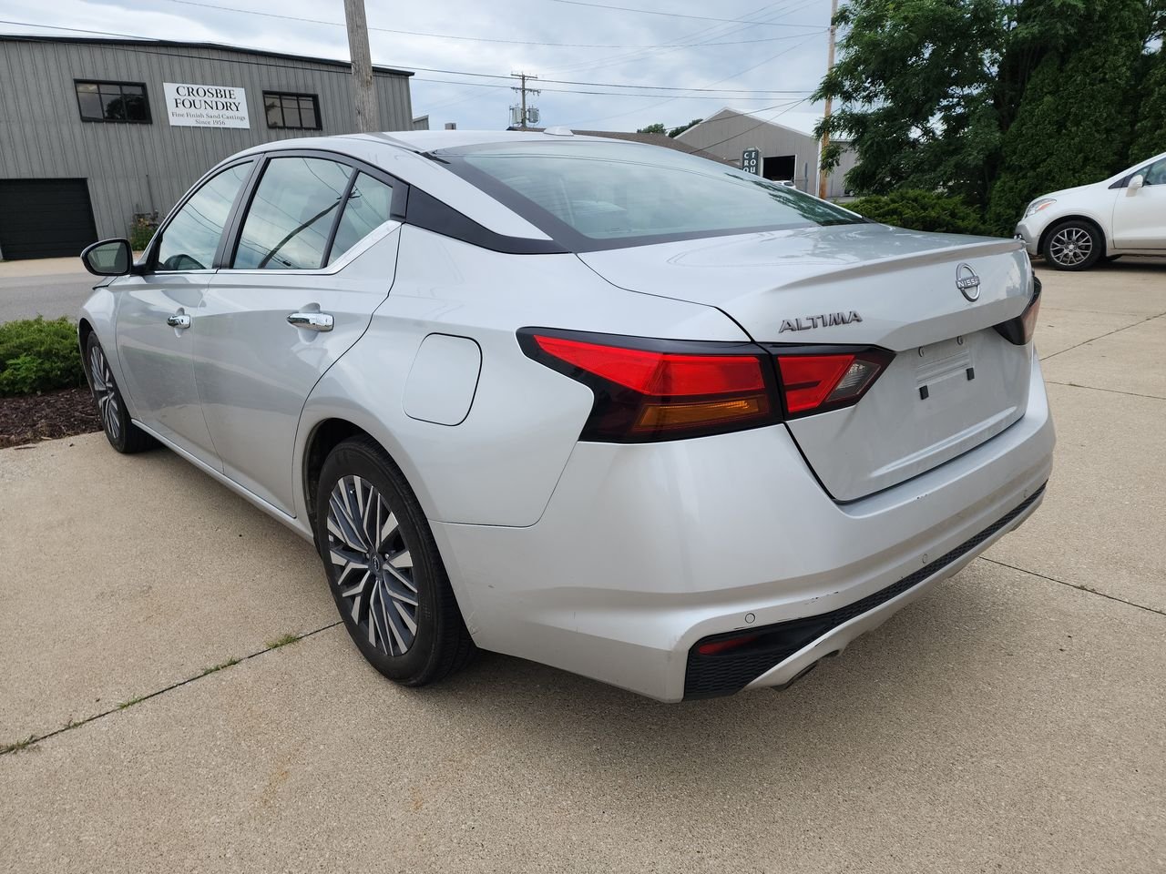 Used 2024 Brilliant Silver Metallic Nissan 2.5 SV image 3
