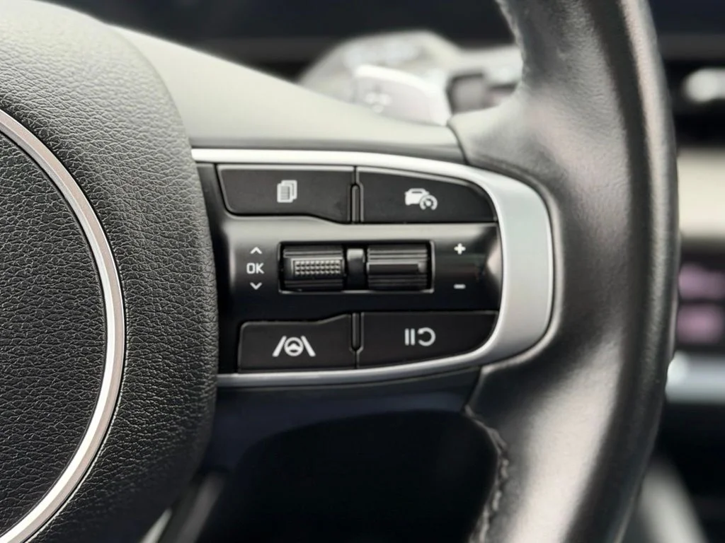 Used 2025 Green Kia X-Line image 13