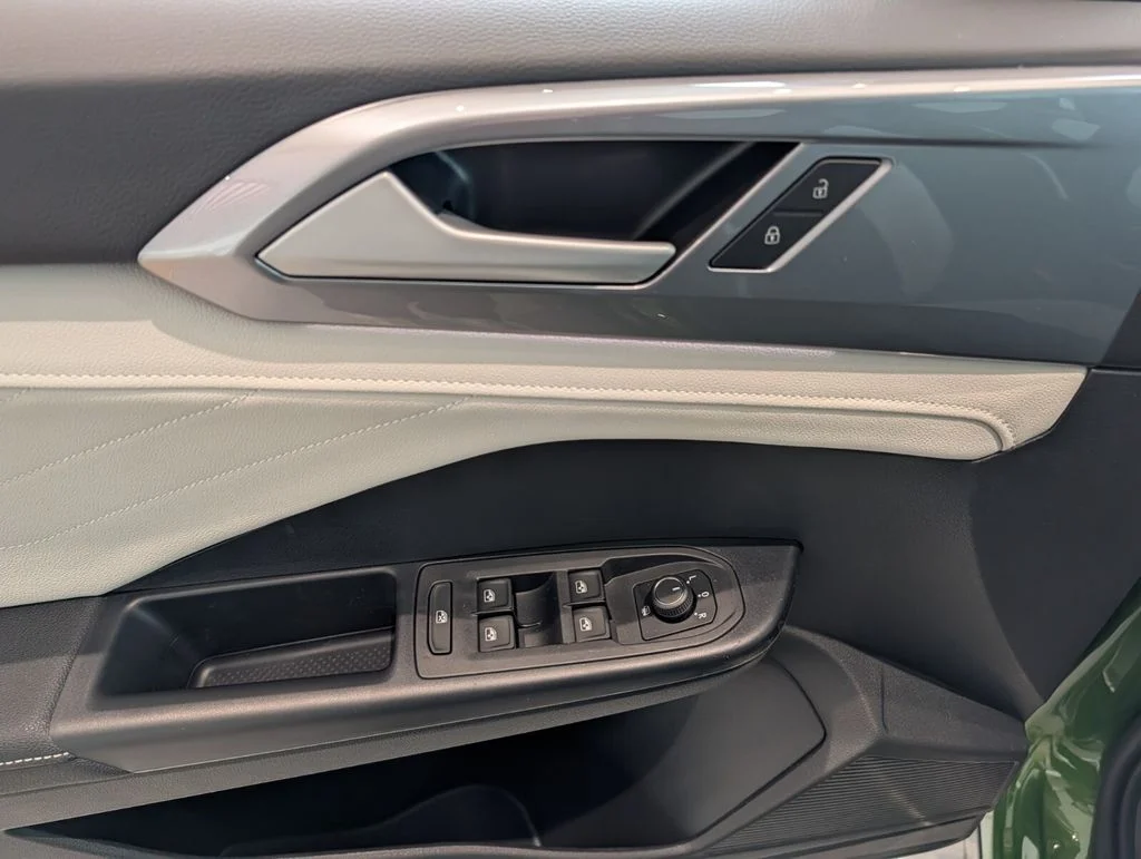 New 2026 Green Volkswagen 1.5T SEL image 16