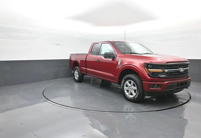 New 2026 Ruby Red Metallic Tinted Clearcoat Ford XLT image 2